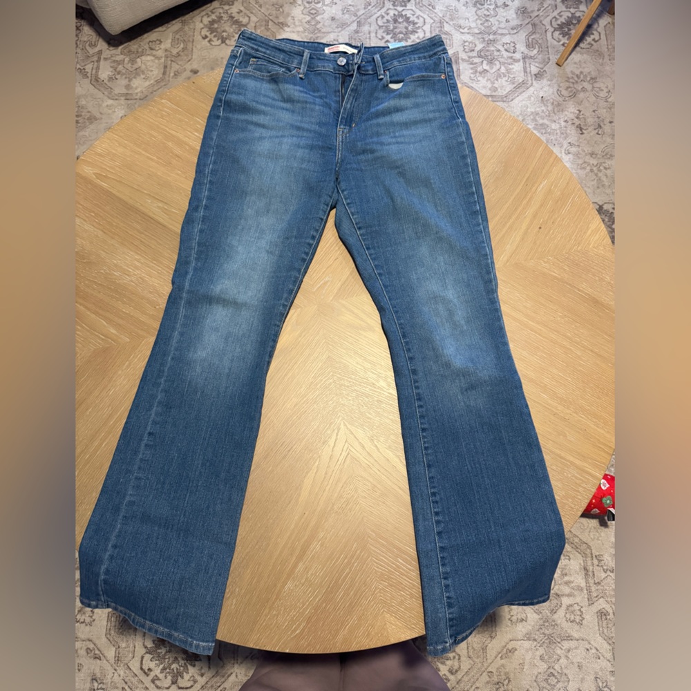Signature by Levi Strauss Women's Straight Leg Blue Jeans